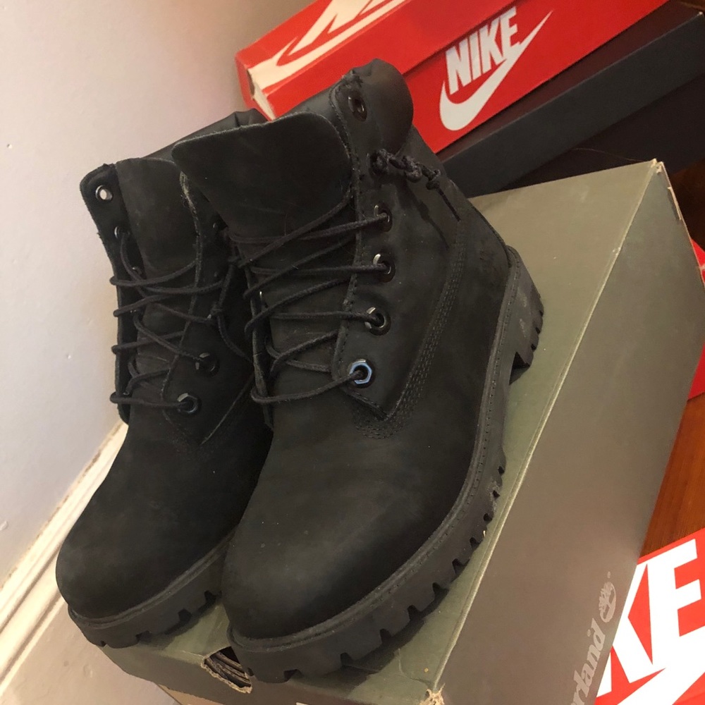 Black timberland boots